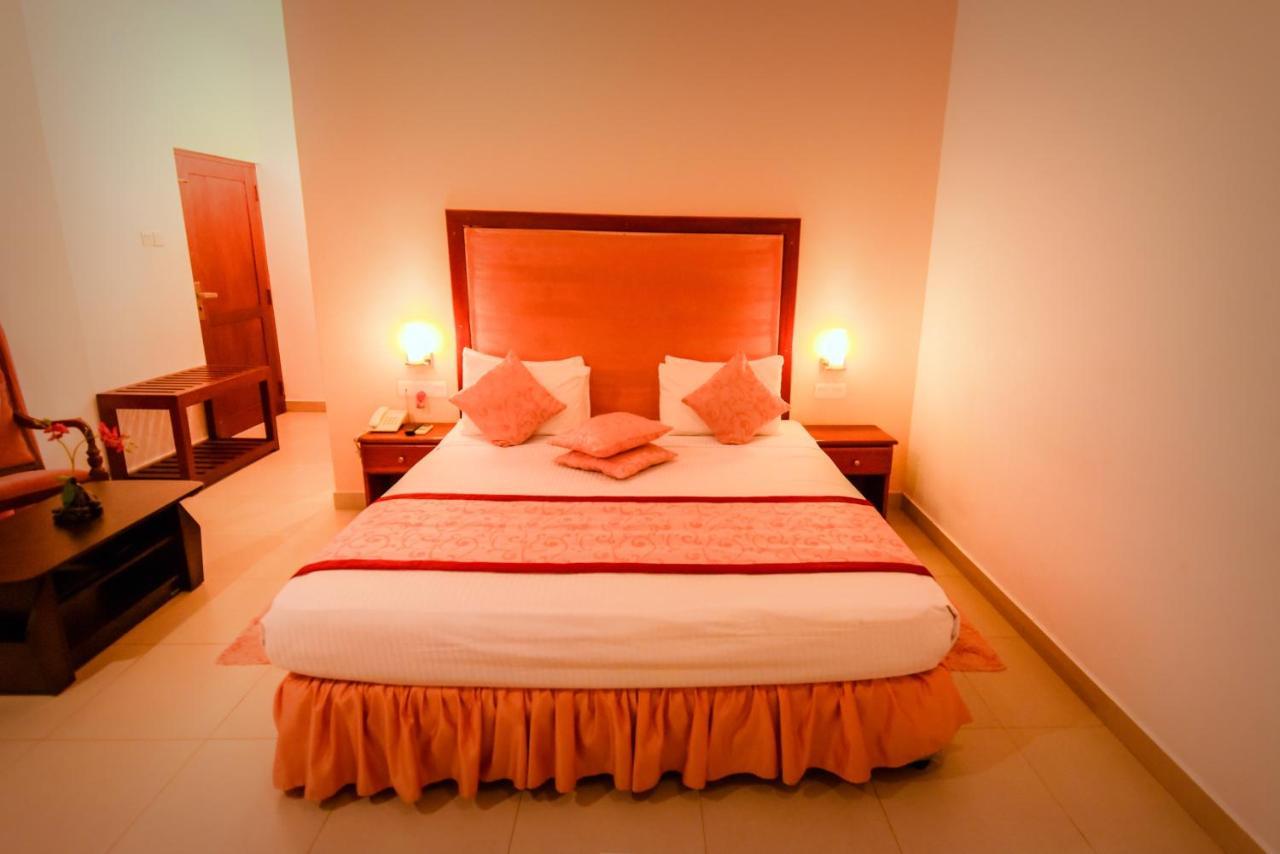 Seethawaka Regency Avissawella Buitenkant foto