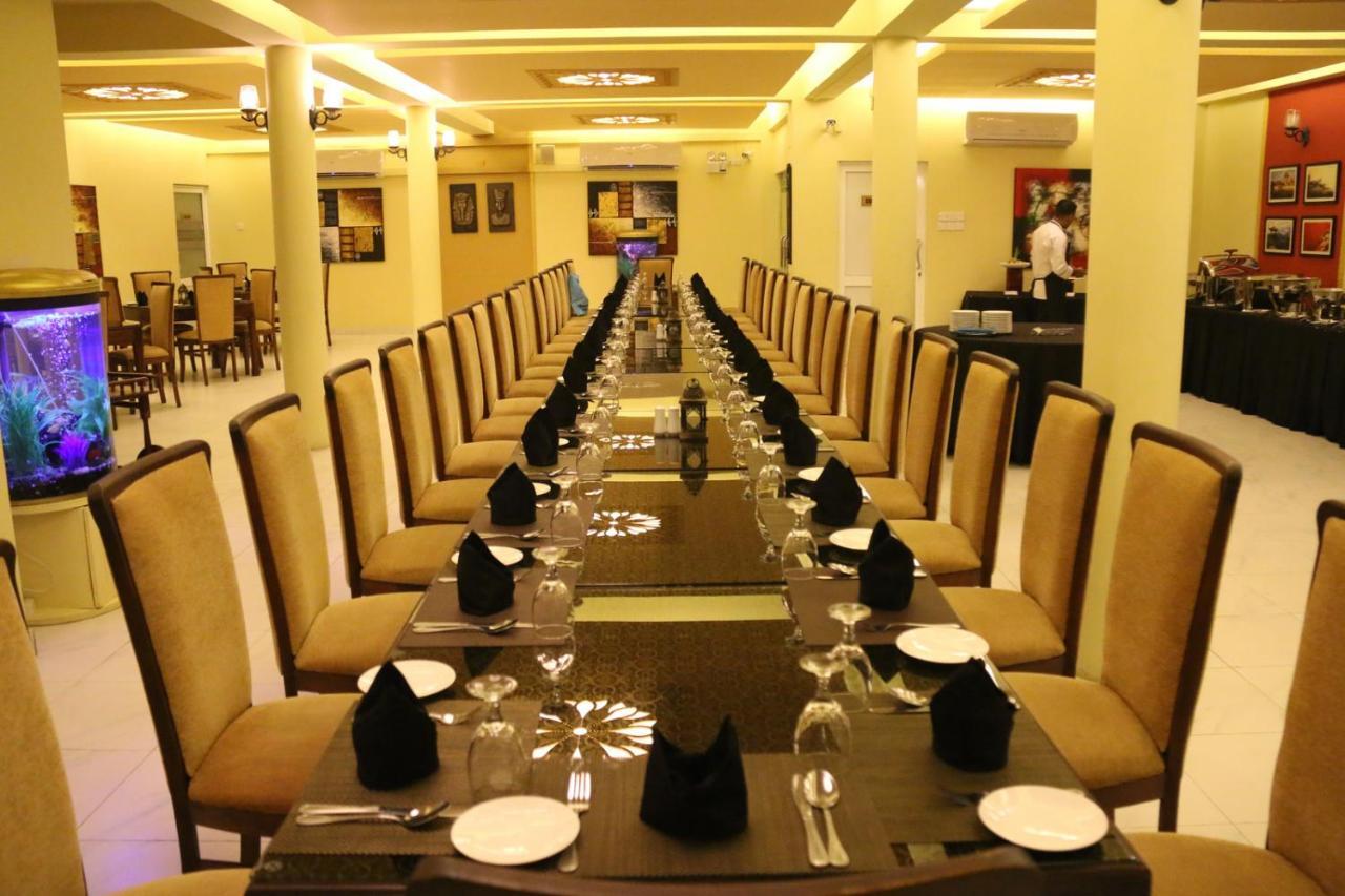 Seethawaka Regency Avissawella Buitenkant foto