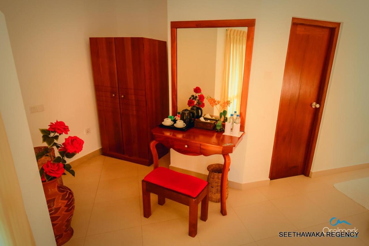Seethawaka Regency Avissawella Buitenkant foto