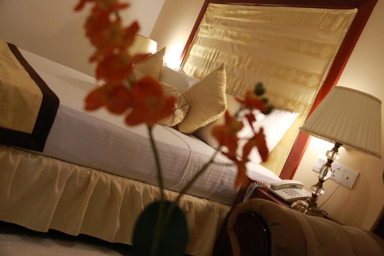 Seethawaka Regency Avissawella Buitenkant foto